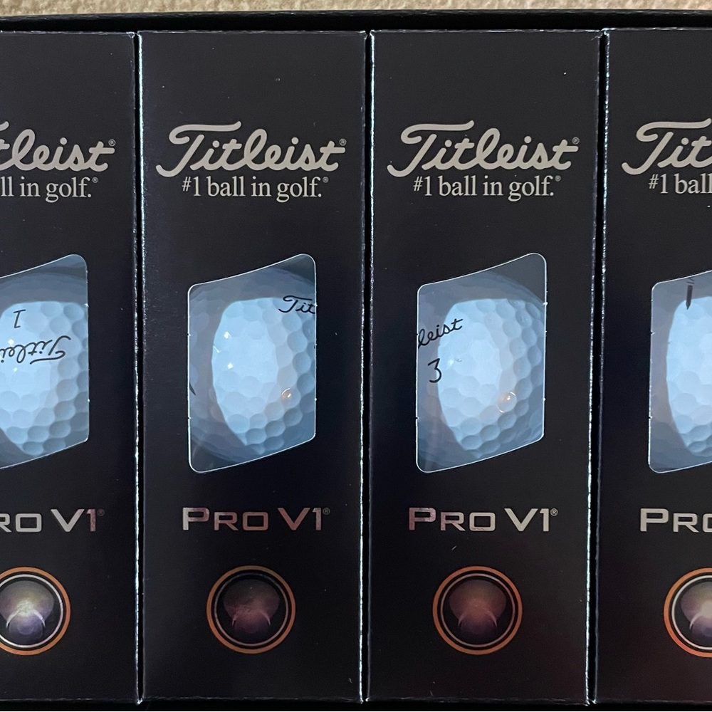 Titleist Pro V1 Golf Balls , 1 Box (12 Balls) NWT - Picture 2 of 3